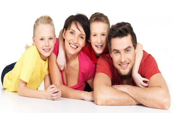 A CSALÁDOM A SZPONZOROM! - ESSZÉPÁLYÁZAT